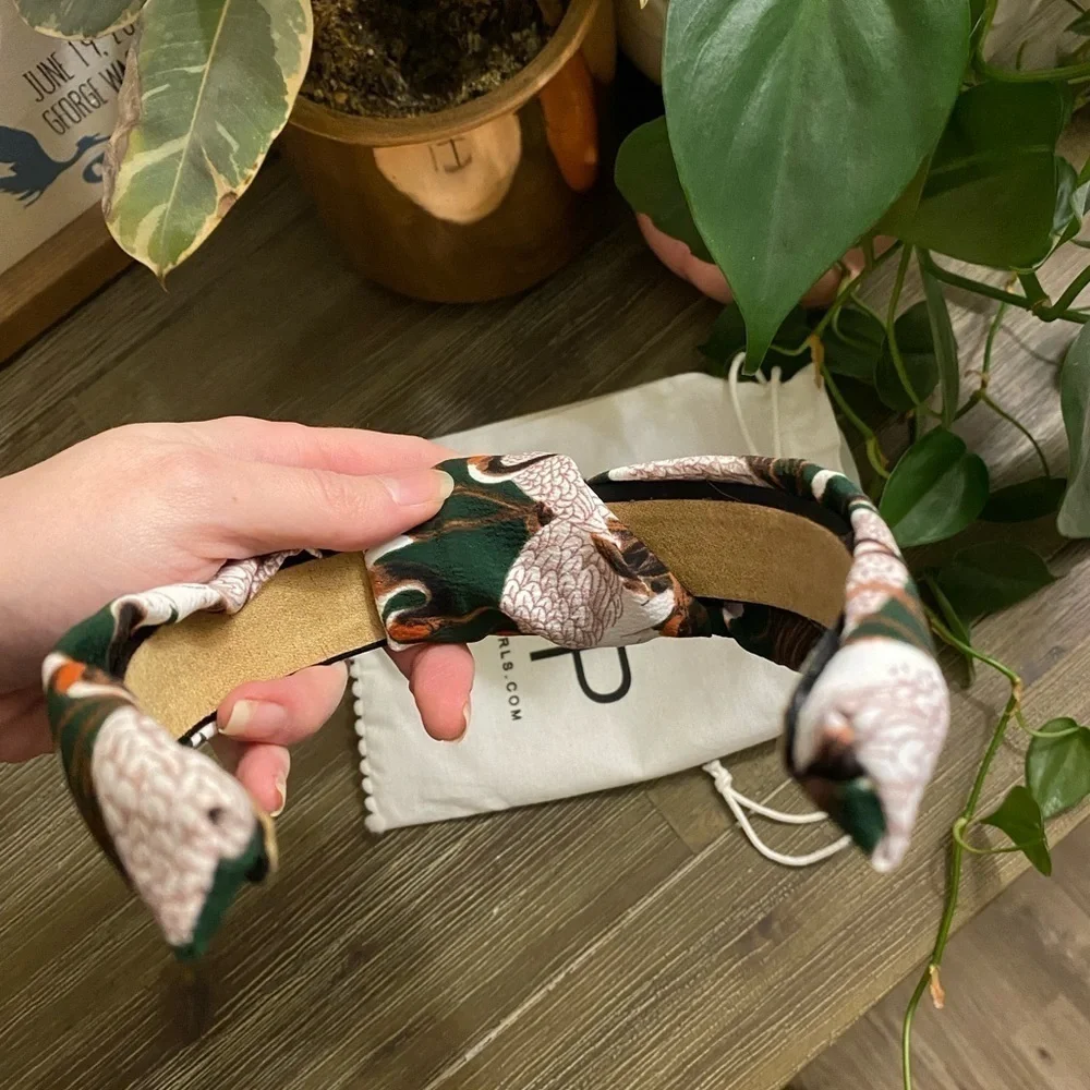Headbands- 4/20 or 2/10! Swan print headband